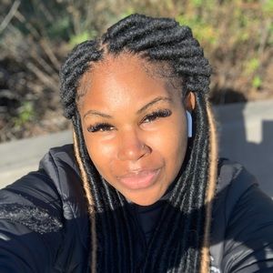 Meet your Posher, Ebony